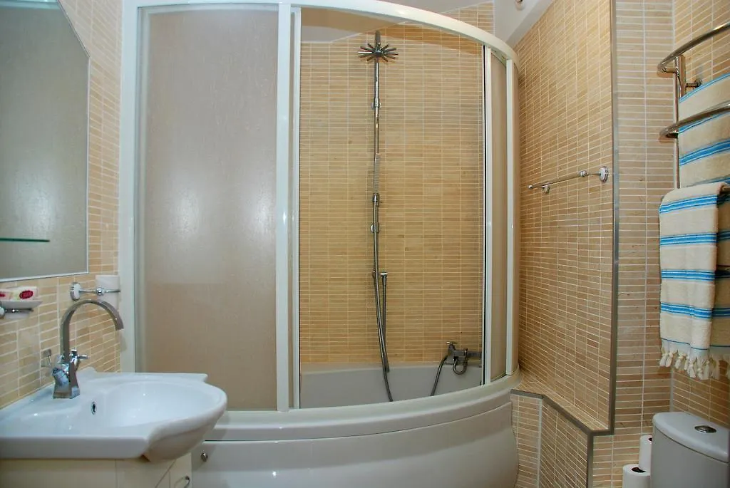 Kiev Pozniaky Apartment