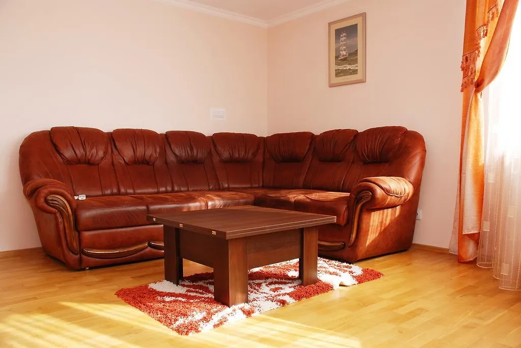 Kiev Pozniaky Apartment