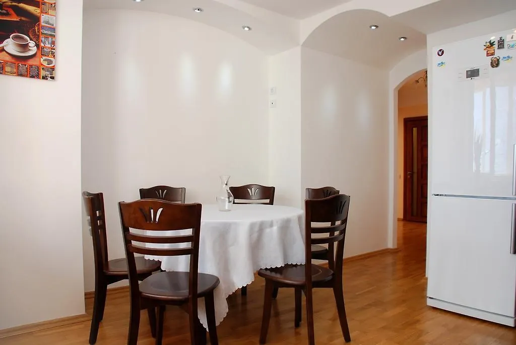 Kiev Pozniaky Apartment