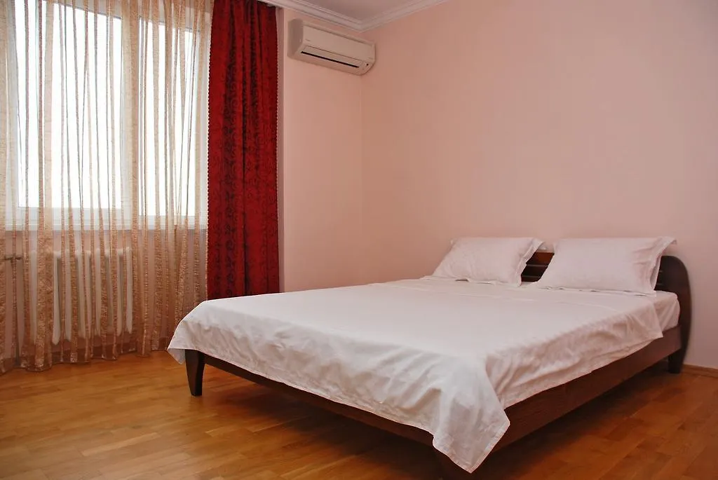 Kiev Pozniaky Apartment